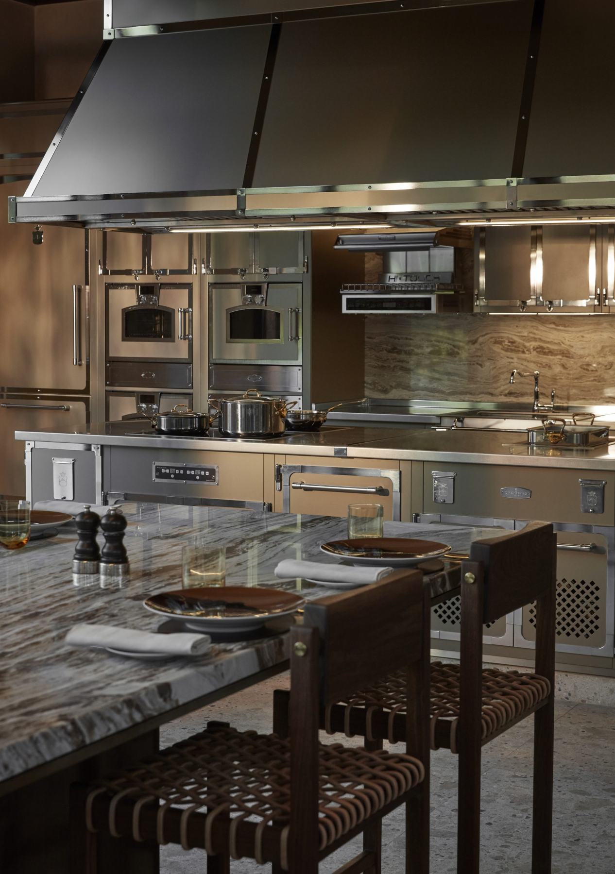 Galaxy Centre | Officine Gullo - BST Tailor Made Kitchens - Kiệt Tác Nhà Bếp Thiết Kế Độc Quyền