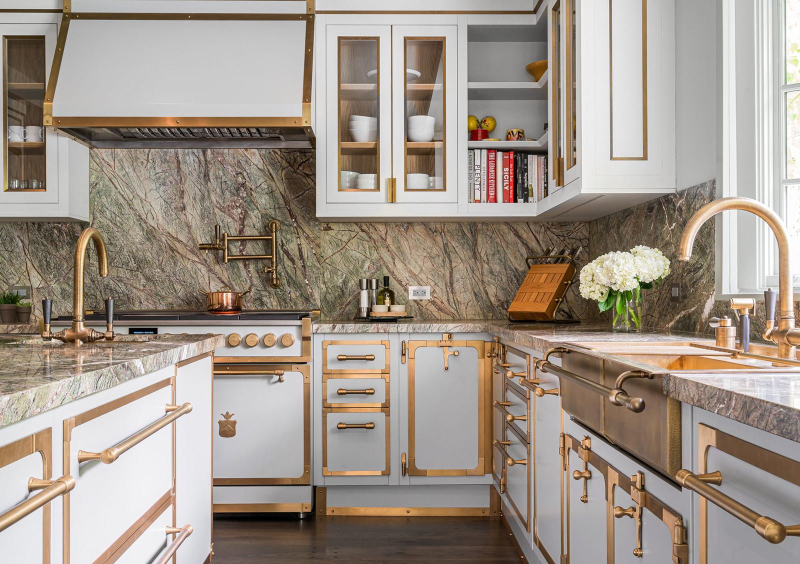 98 5 Zoe Saldana Kitchen (1)