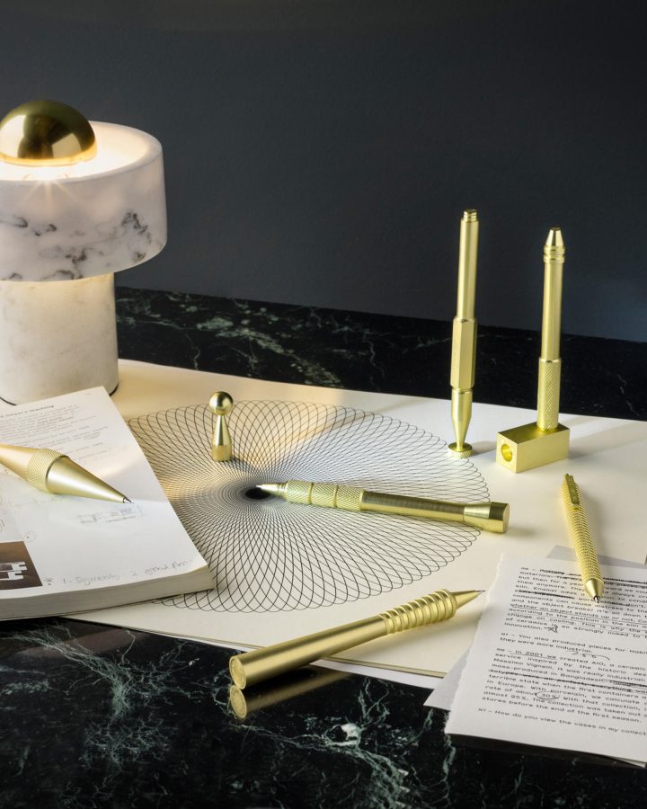 stone-table-light-with-cog-pens-b